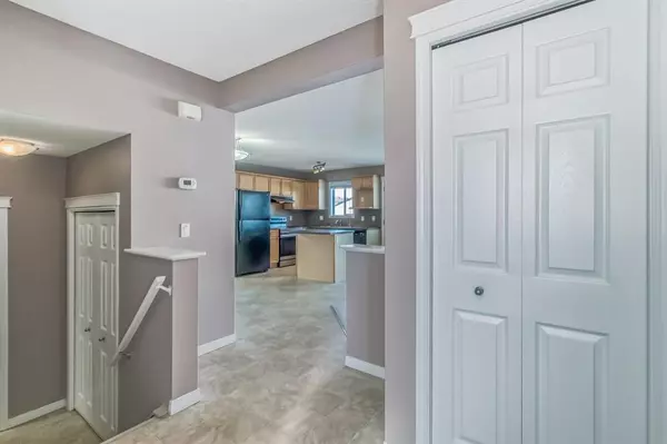 Calgary, AB T3K 6J7,8 Covebrook PL NE