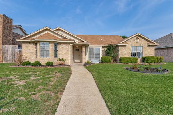 3301 Auburn Drive, Rowlett, TX 75088