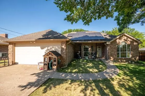 112 Hidden Lane,  Red Oak,  TX 75154