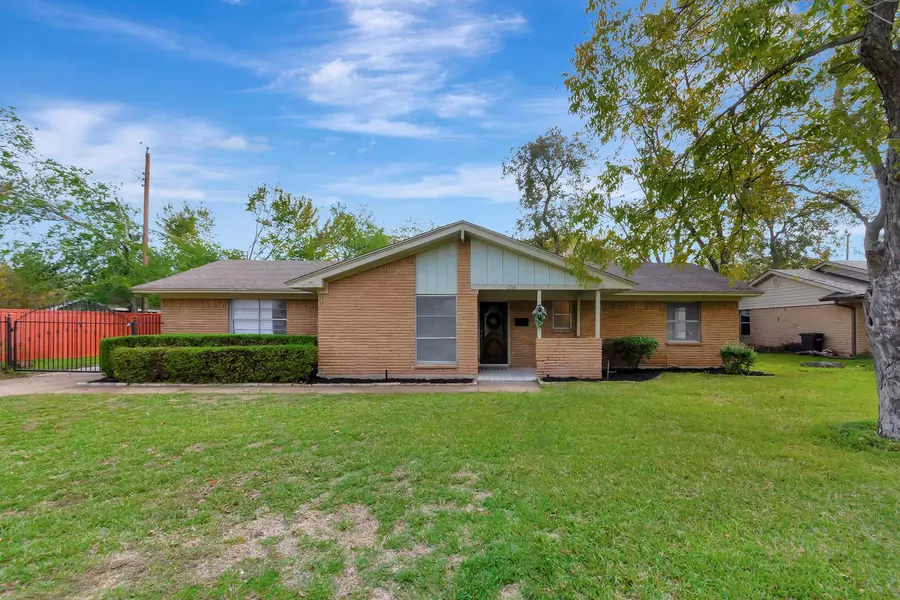 1216 Milner Road, Irving, TX 75061