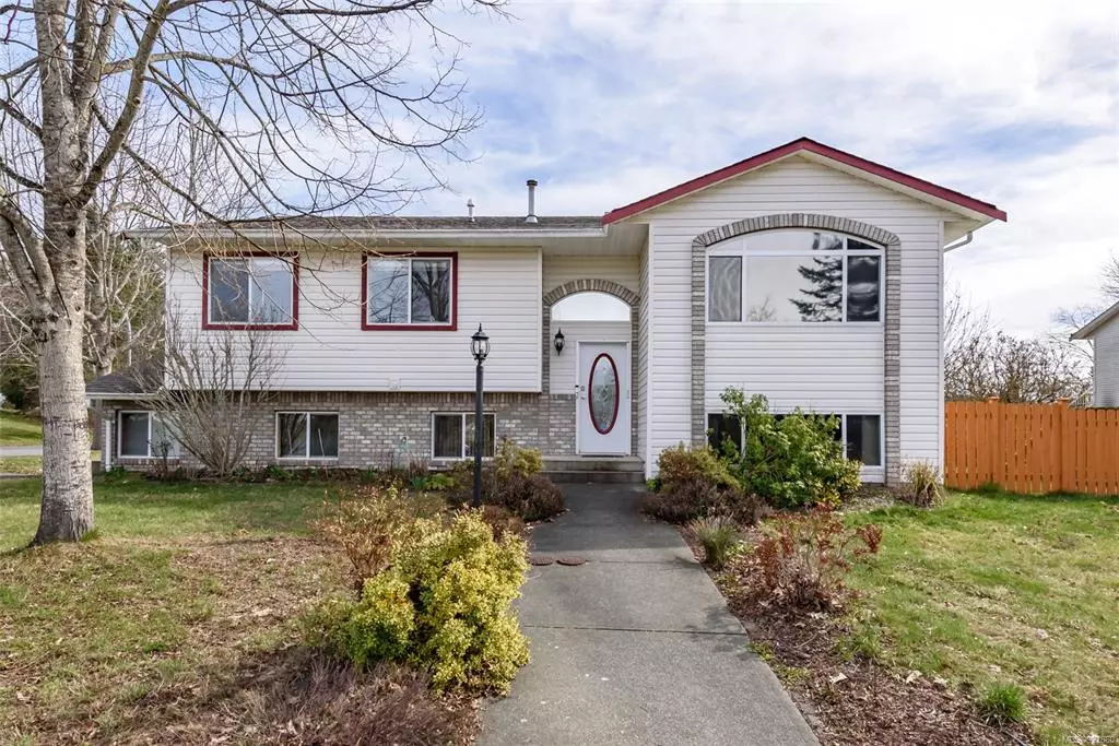 Comox, BC V9M 3Y2,2215 Bolt Ave