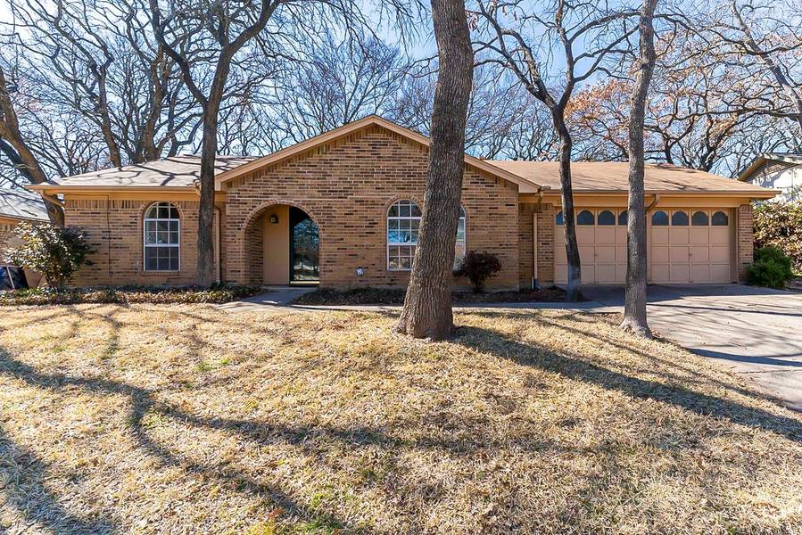 2929 Ridgewood Drive, Hurst, TX 76054