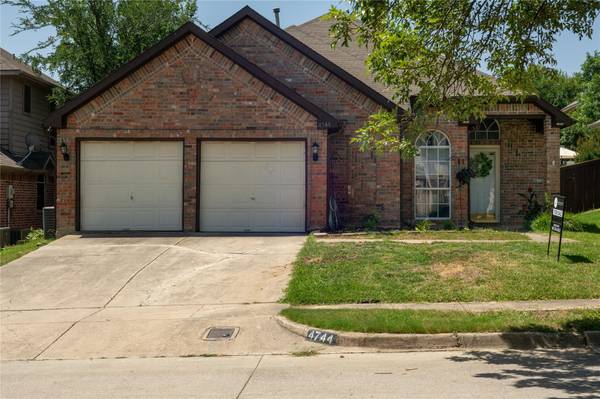 4744 N Cascades, Fort Worth, TX 76137