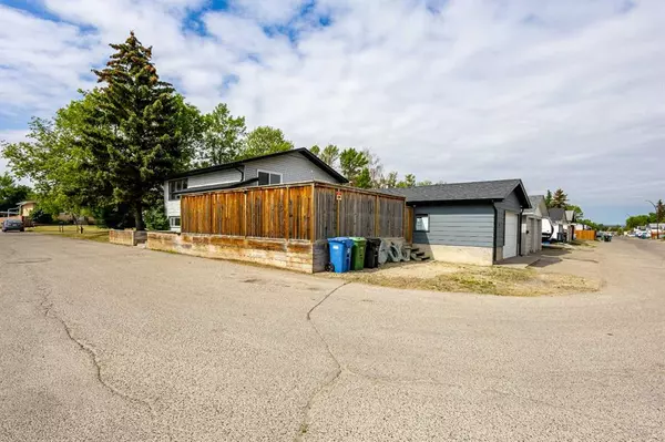 Calgary, AB T2B 0H7,3459 30A AVE SE