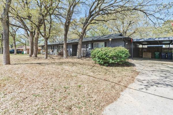 3202 S Lipsey Street, Decatur, TX 76234