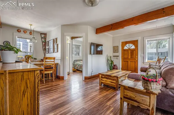 208 N 15th ST, Colorado Springs, CO 80904