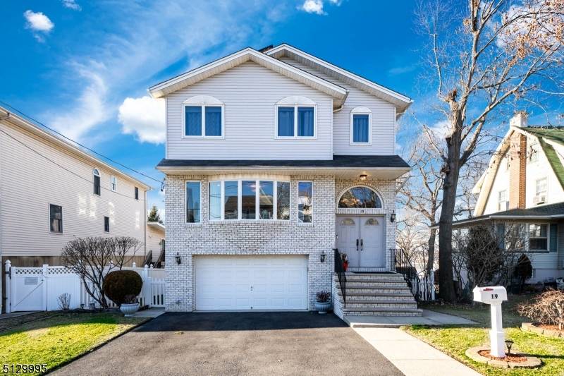 19 Pleasant Pl, Kearny Town, NJ 07032