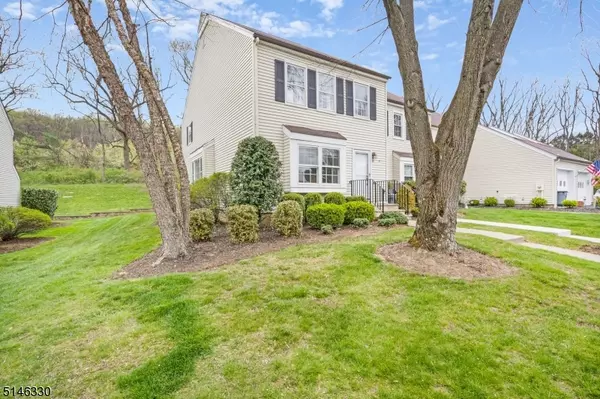 38 Wexford Dr, Mendham Boro, NJ 07945