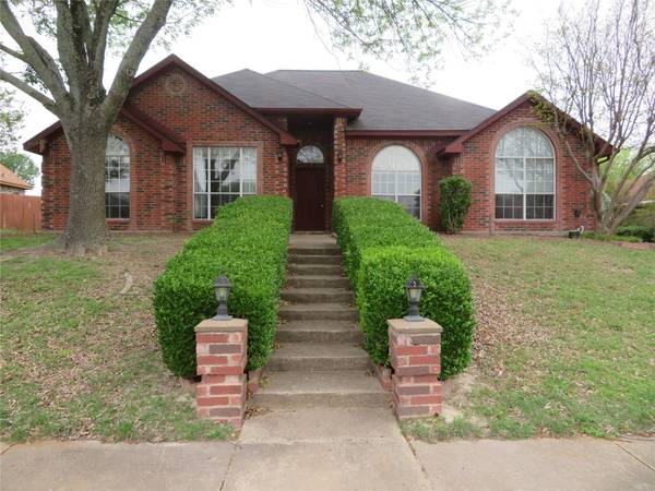 721 Kelsie Lane, Desoto, TX 75115