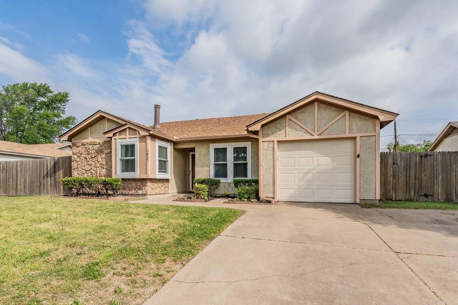 1417 Colonnade Drive, Arlington, TX 76018