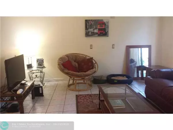 Deerfield Beach, FL 33064,896 NW 47th St  #896