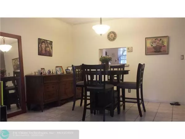 Deerfield Beach, FL 33064,896 NW 47th St  #896