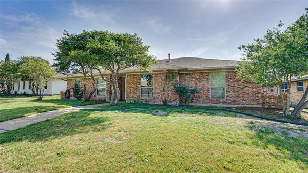 3718 Woodside Road, Carrollton, TX 75007