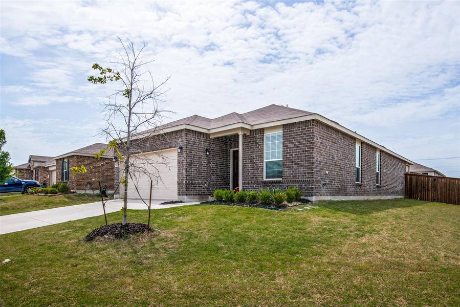 1400 Vernon Drive, Aubrey, TX 76227