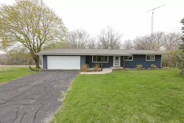 9A244 E Apple Canyon, Apple River, IL 61001