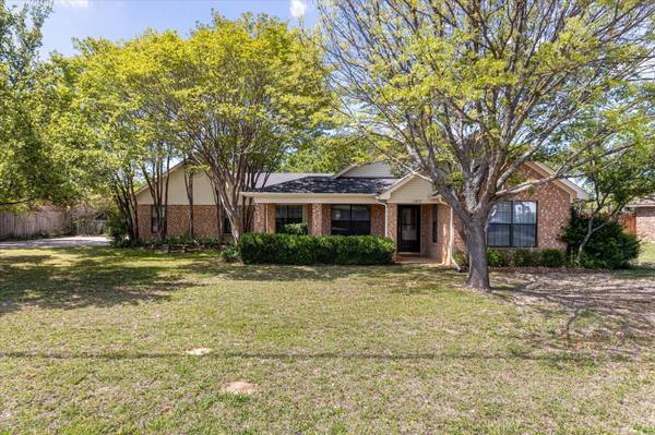 3910 Country Lane,  Granbury,  TX 76048