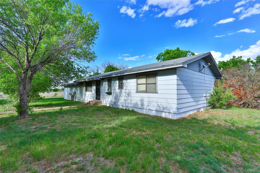 2809 US Highway 83, Winters, TX 79567