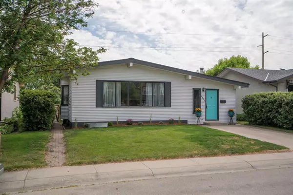 Calgary, AB T2K 2H9,4828 Nipawin CRES NW