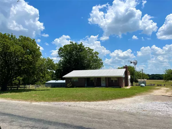 679 County Road 4191, Decatur, TX 76234