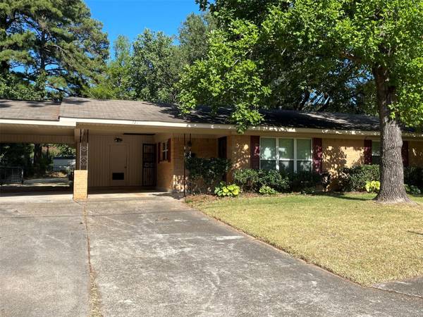 721 10th Street NW, Springhill, LA 71075