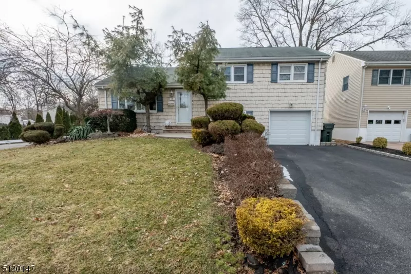 15 Sandalwood Ln, Woodbridge Twp., NJ 07067