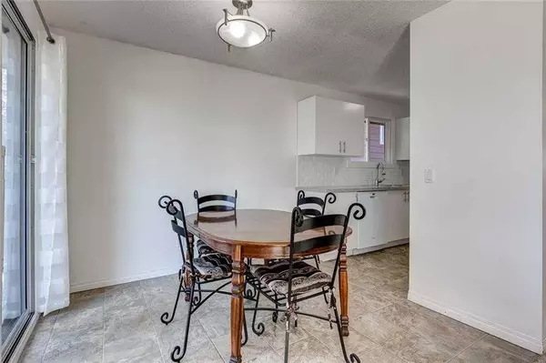 Calgary, AB T3K1H5,57 Bermuda DR NW