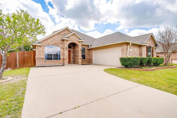 392 Lockwood Lane, Weatherford, TX 76087