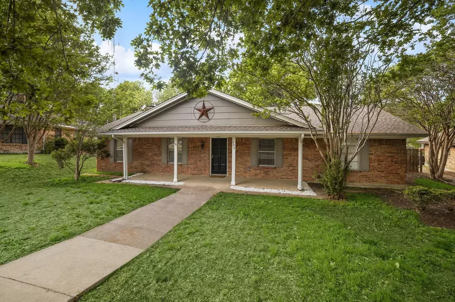 306 Briarwood Drive, Wylie, TX 75098