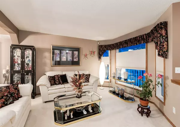 Calgary, AB T3L 1Y3,226 Sceptre Close NW