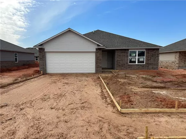 1005 S Colt Lane, Mustang, OK 73064