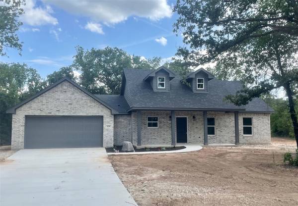 125 Monarch Lane, Poolville, TX 76487