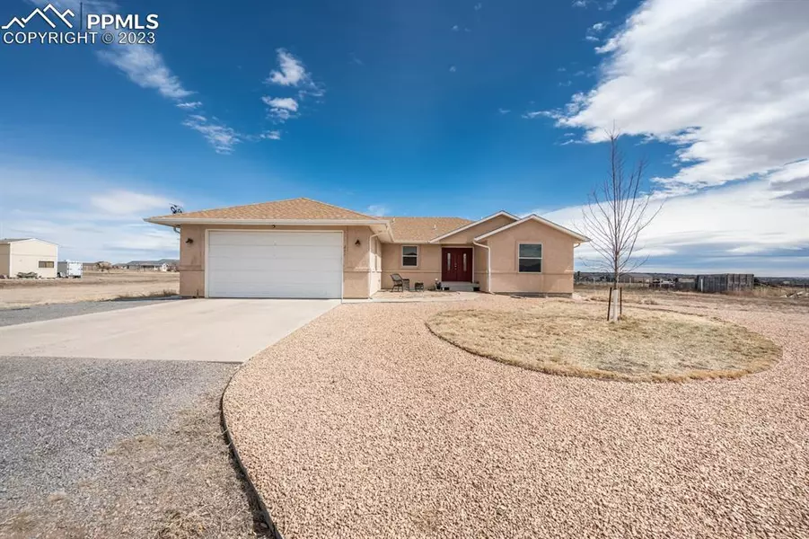 280 S Hawk DR, Pueblo West, CO 81007