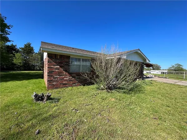 43408 E Hazel Dell Avenue, Meeker, OK 74855