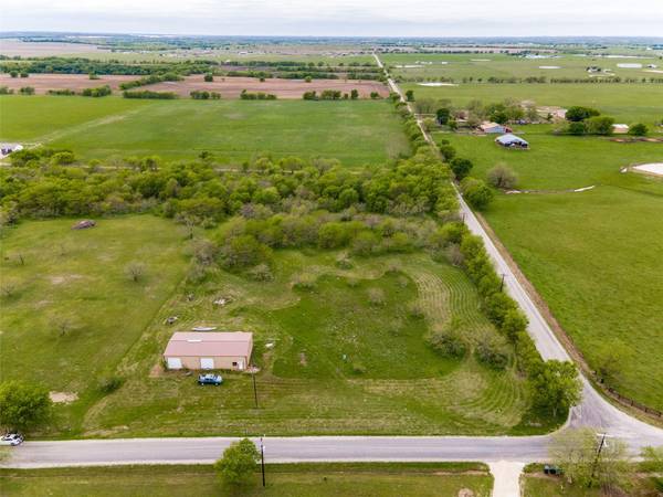 1177 Calk Road,  Tioga,  TX 76271