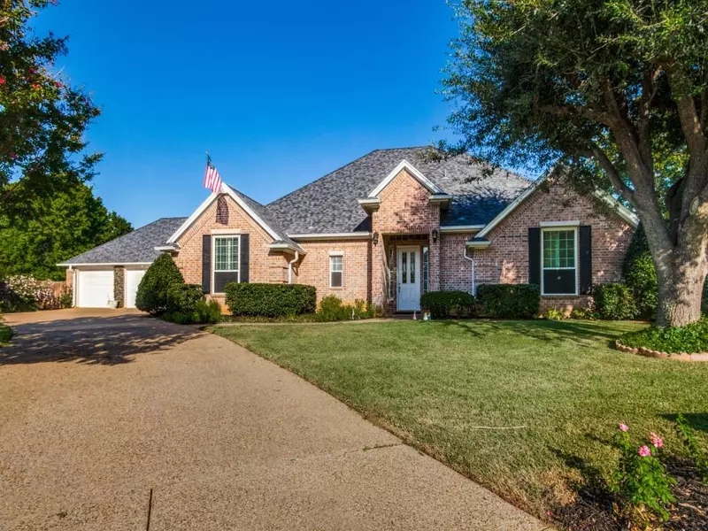 2401 Summer Court, Arlington, TX 76001