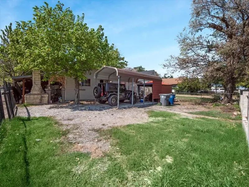 403 N Frances, Dallas, TX 75211