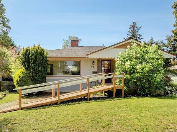 651 Burnside Rd W, Saanich, BC V8Z 1M9