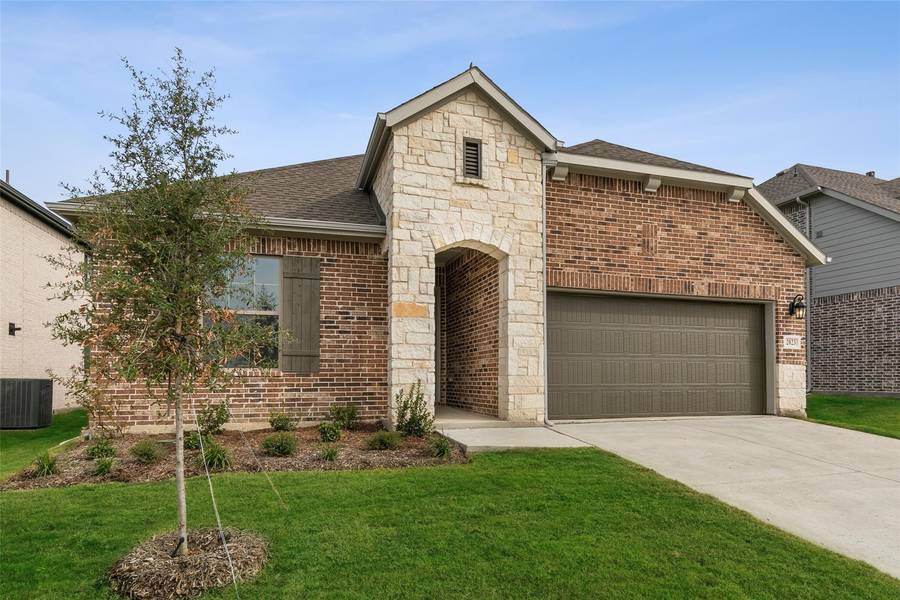 2023 Clearwater Way, Royse City, TX 75189