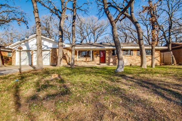 608 W Pleasantview Drive, Hurst, TX 76054