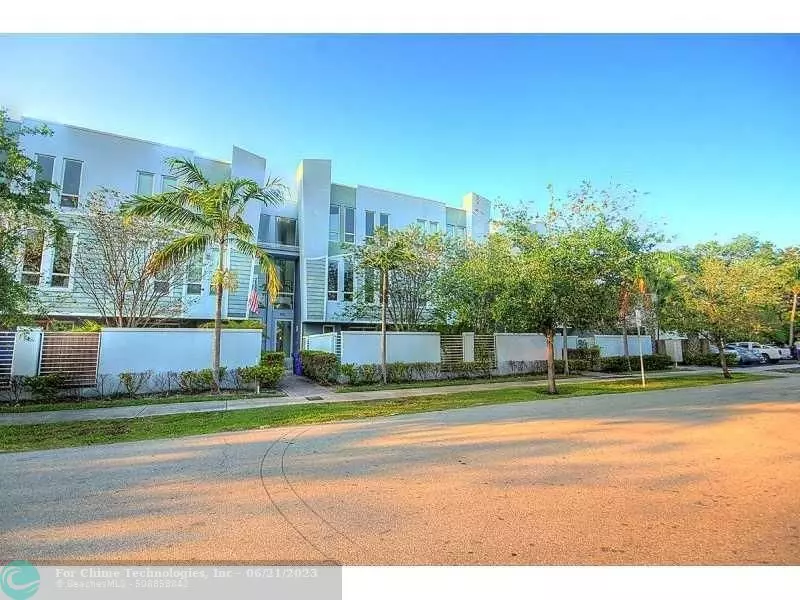 Fort Lauderdale, FL 33316,727 SE 16th Ct  #11