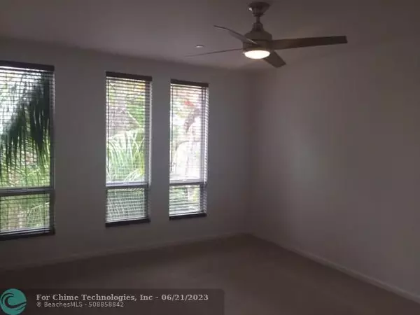 Fort Lauderdale, FL 33316,727 SE 16th Ct  #11