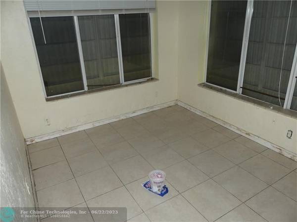 Hallandale Beach, FL 33009,925 NE 4th St