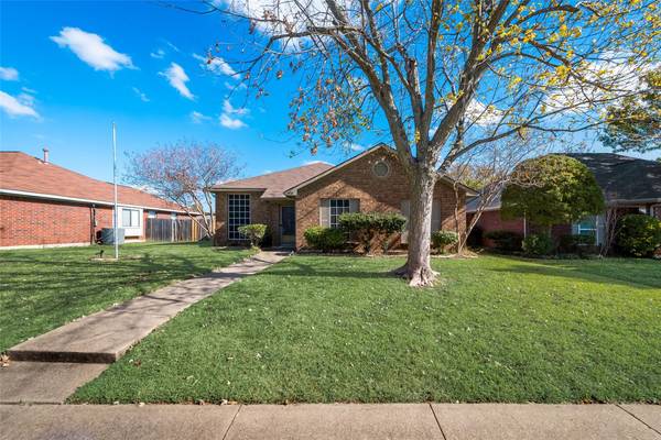 928 Micarta Drive, Mesquite, TX 75181