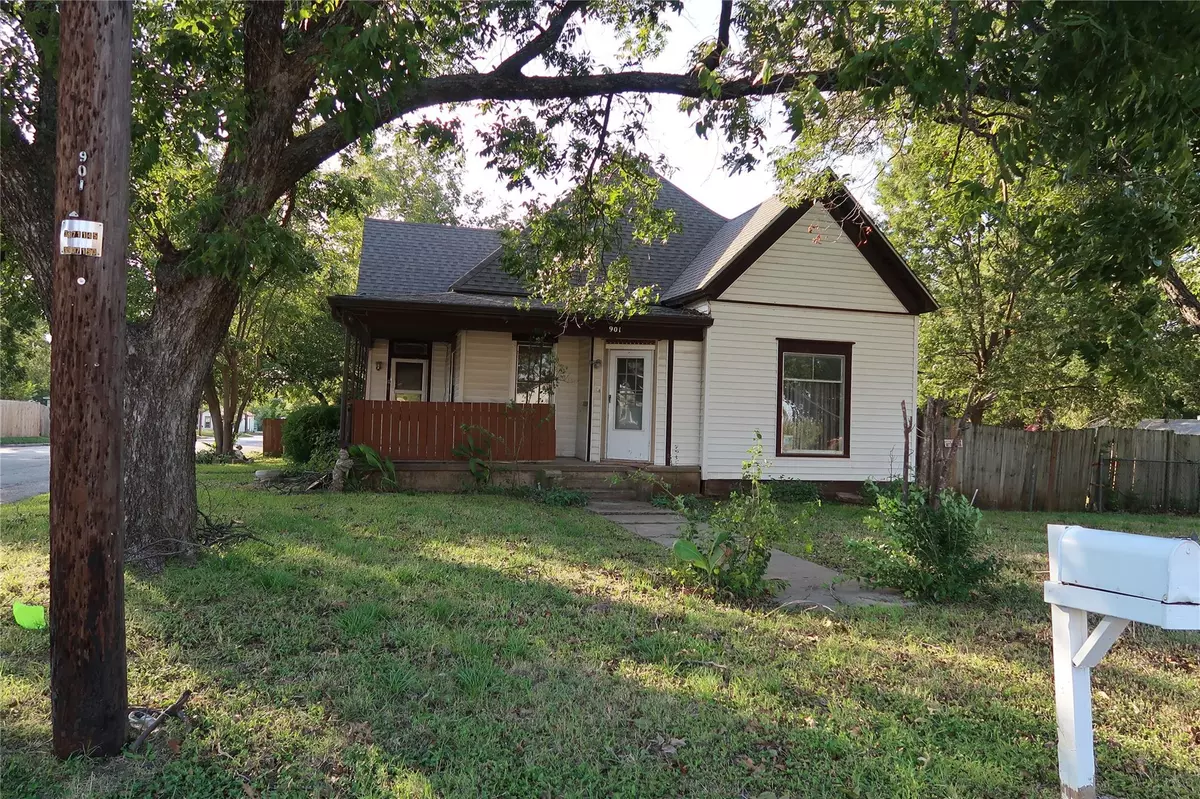 Gainesville, TX 76240,901 N Morris Street