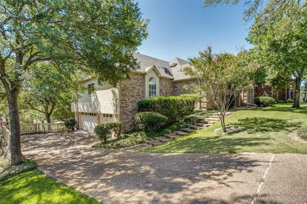 Highland Village, TX 75077,330 Craig Circle