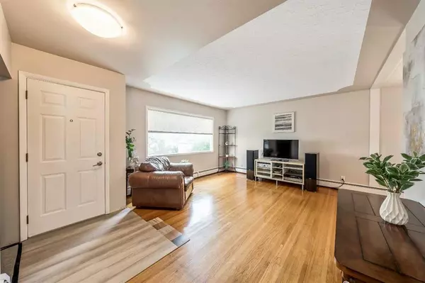 Calgary, AB T2E 4V5,1436 17A ST NE