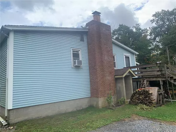 Bushkill Twp, PA 18091,208 Mountain Road