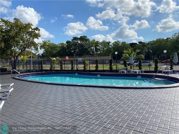 8020 Fairview Dr  #101, Tamarac, FL 33321