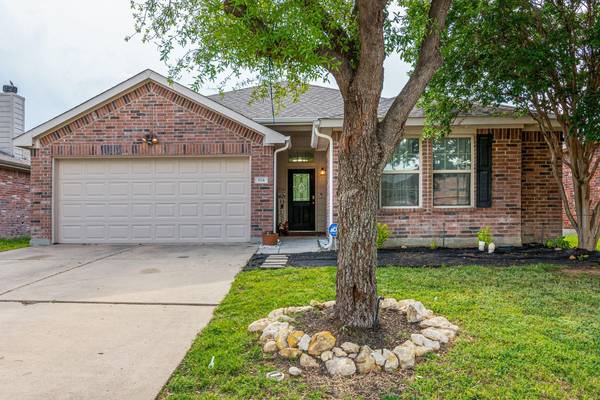 516 Lead Creek Drive, Fort Worth, TX 76131