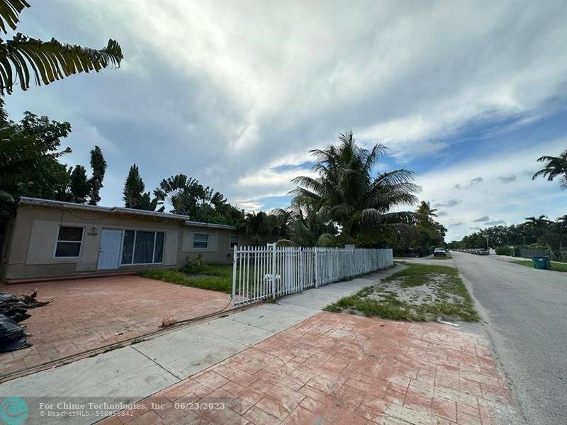 10320 NW 2nd Ct, Miami, FL 33150